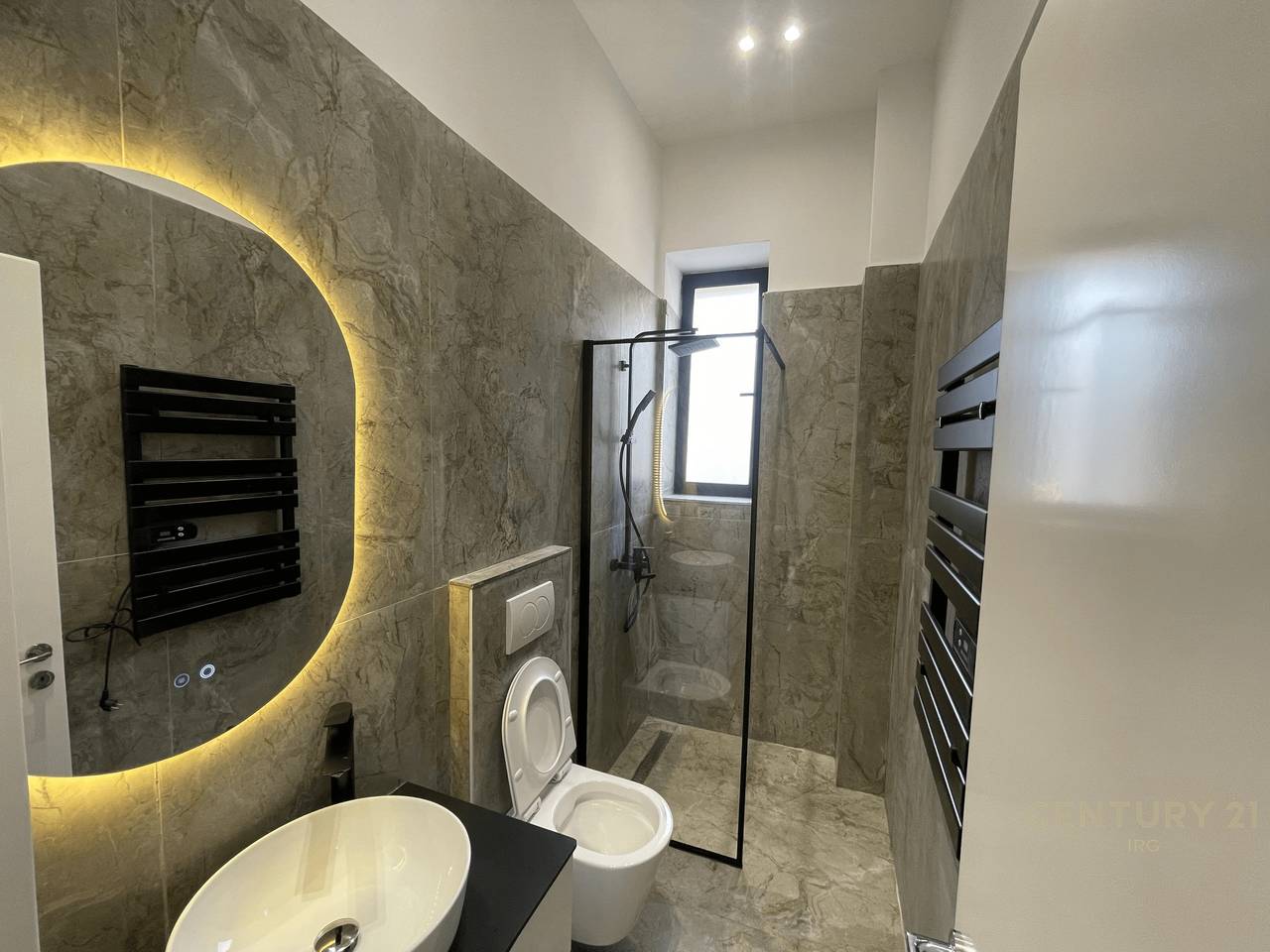 IN VENDITA, MONOLOCALE PALATET MOSKAT, PIAZZA WILSON!