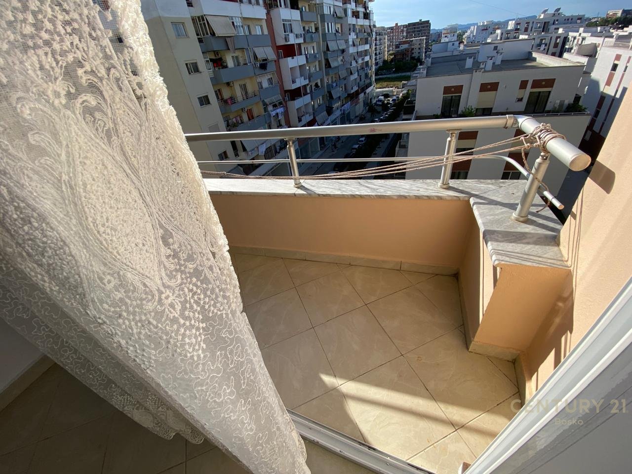 FOR RENT 1+1 APARTMENT IN ASTIR