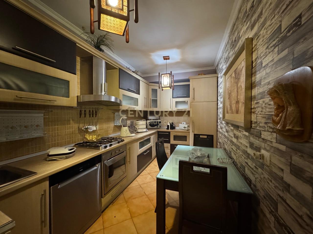 JEPET ME QERA APARTAMENT 1+1 TEK AIR ALBANIA!