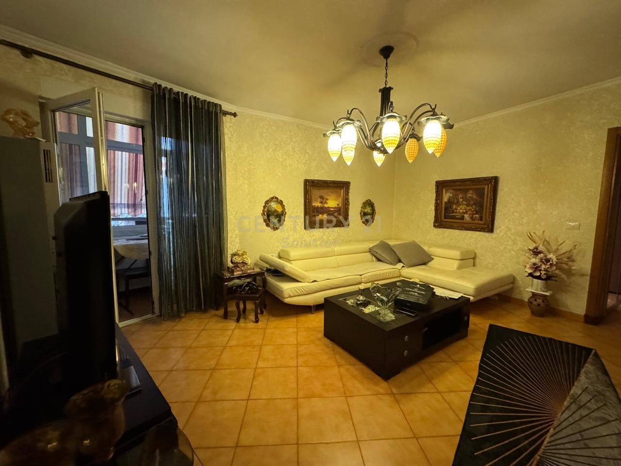 JEPET ME QERA APARTAMENT 1+1 TEK AIR ALBANIA!