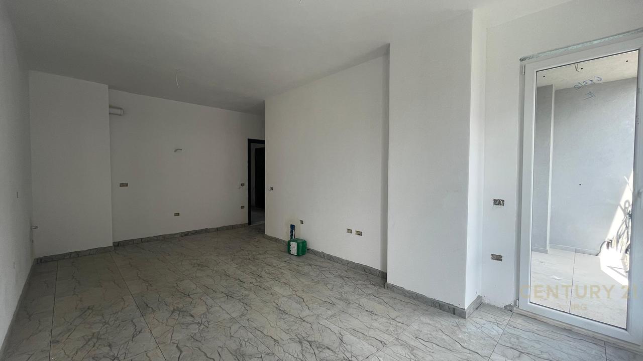 Shitet apartament 2+1 tek Univers City!