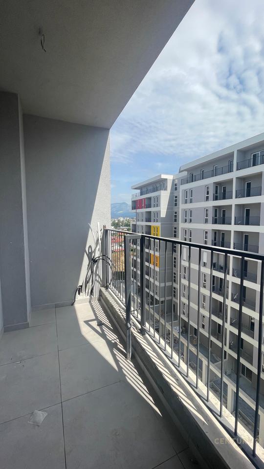 Shitet apartament 2+1 tek Univers City!