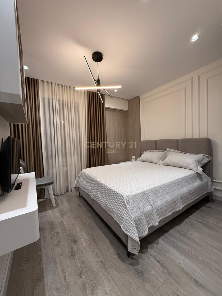 Shesim Super Apartment 2+1+2 Together with 2 garages Near the school 'Qemal Mici'