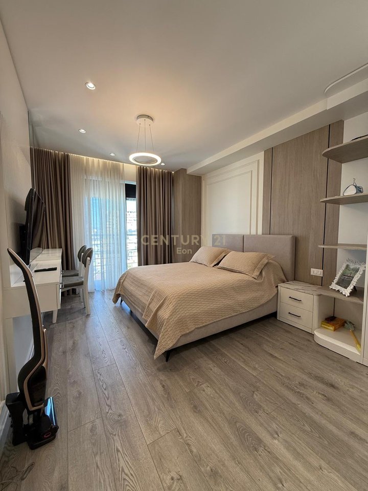 Shesim Super Apartment 2+1+2 Together with 2 garages Near the school 'Qemal Mici'