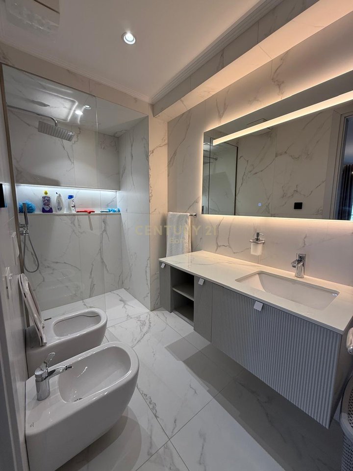 Shesim Super Apartment 2+1+2 Together with 2 garages Near the school 'Qemal Mici'