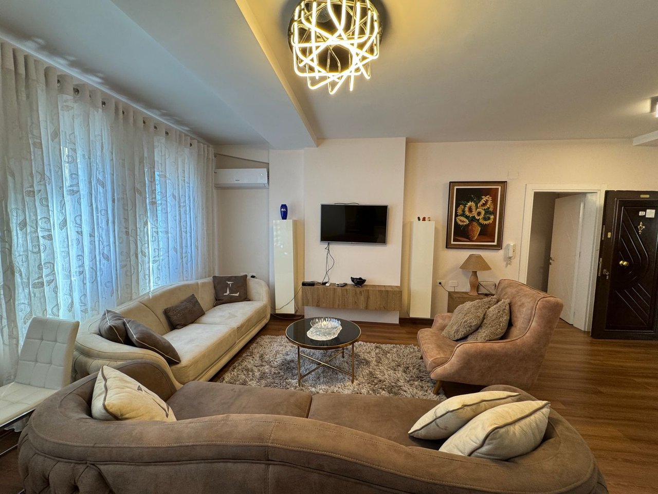 Apartament 1+1 me Pamje nga Liqeni në Pogradec për Shitje