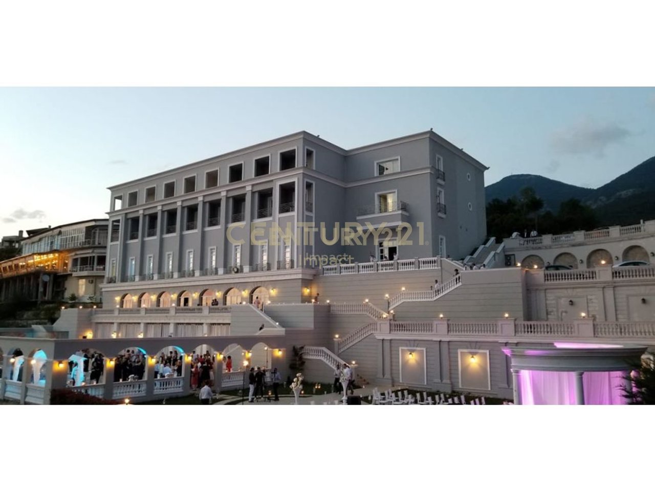 VENDESI RESORT NELLA ZONA DI DAJTI!