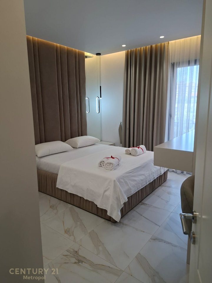 Appartamento 3+2+ garage in affitto ad Astir, Tirana -