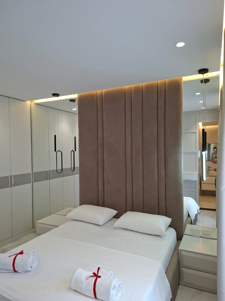 Appartamento 3+2+ garage in affitto ad Astir, Tirana -