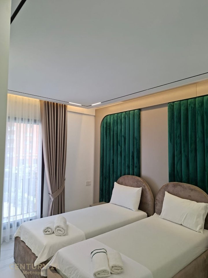 Appartamento 3+2+ garage in affitto ad Astir, Tirana -