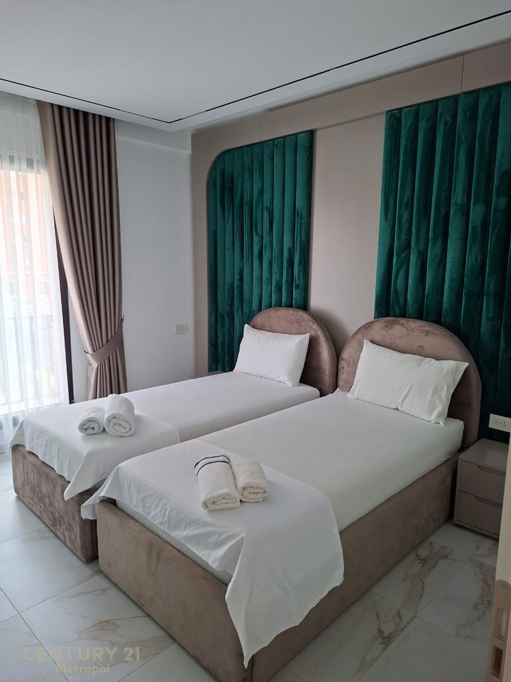 Appartamento 3+2+ garage in affitto ad Astir, Tirana -