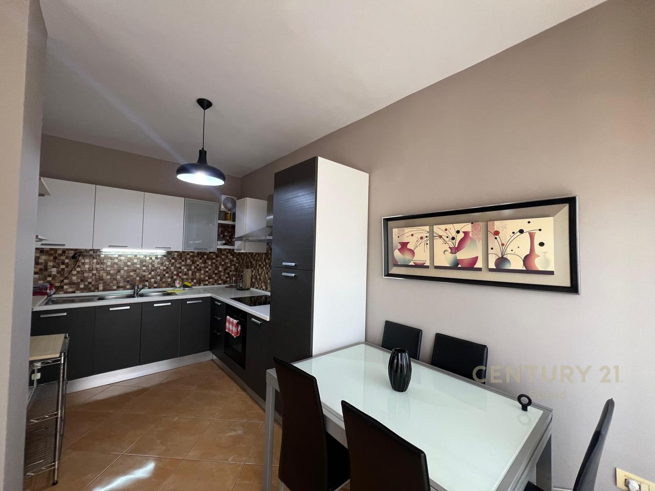 Apartament 2+1+2 per qira tek Kompleksi Gener 2, prane Hipotekes