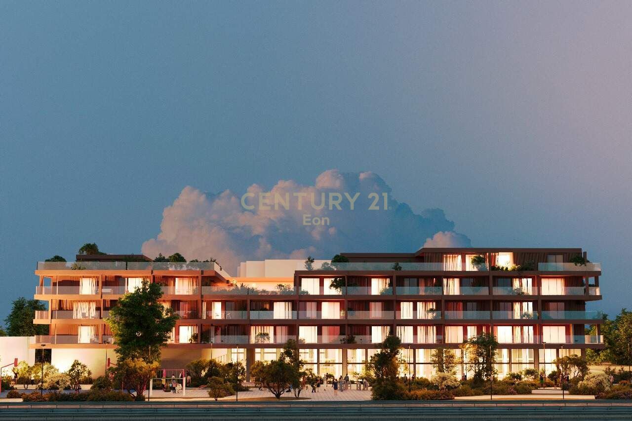 Shitet Garsoniere, Rezidenca Sun Sea, Golem