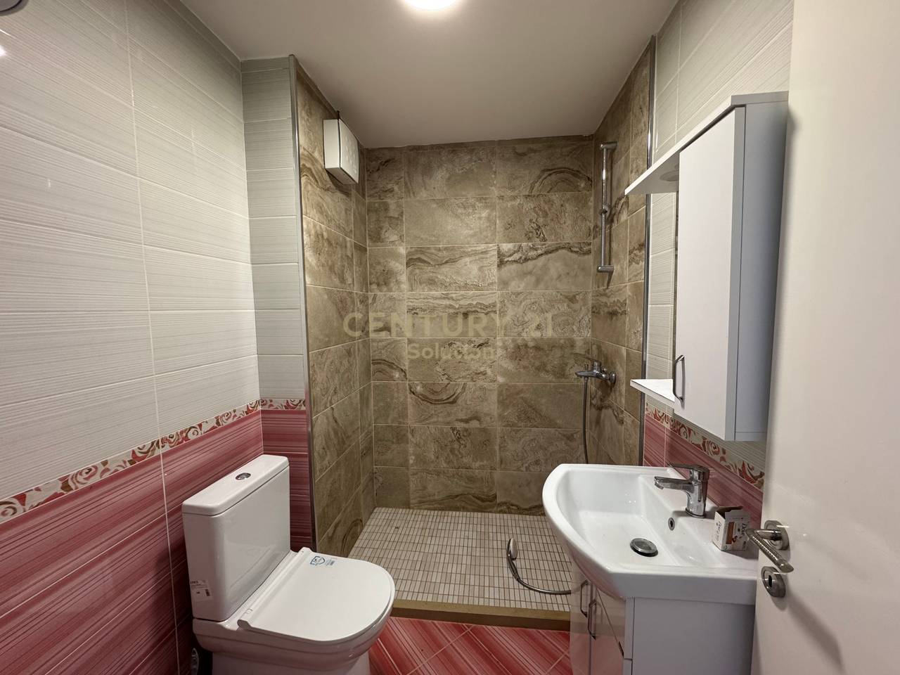 FOR RENT 2+1+2 IN ASTIR