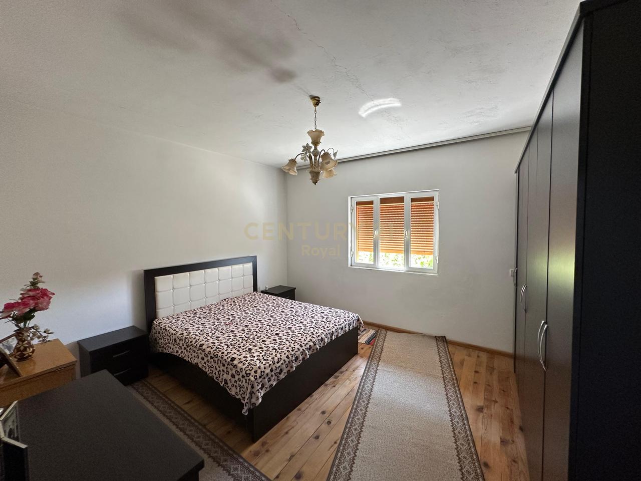 VILLA SU 3 PIANI IN VENDITA A KRUJE