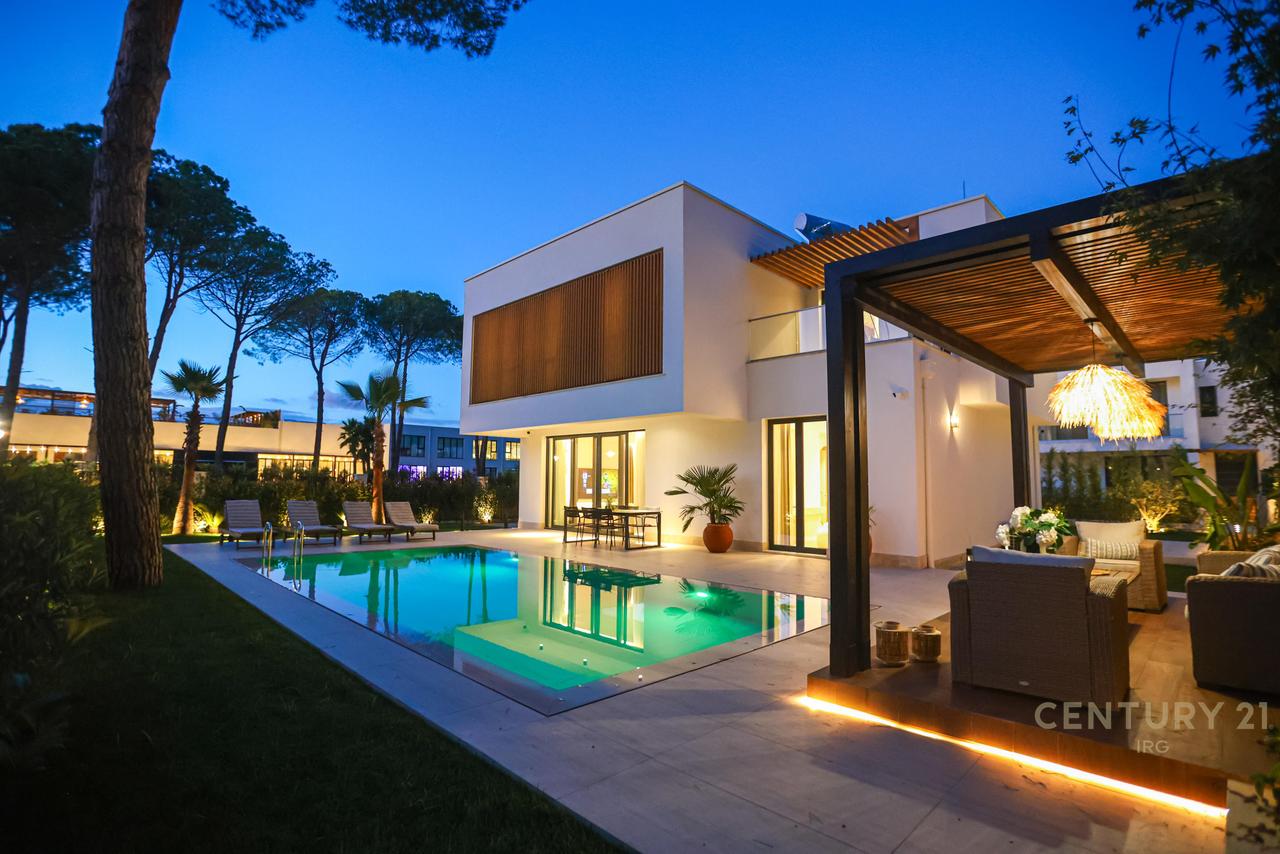 Shitet Vilë Super Lluksoze në San Pietro