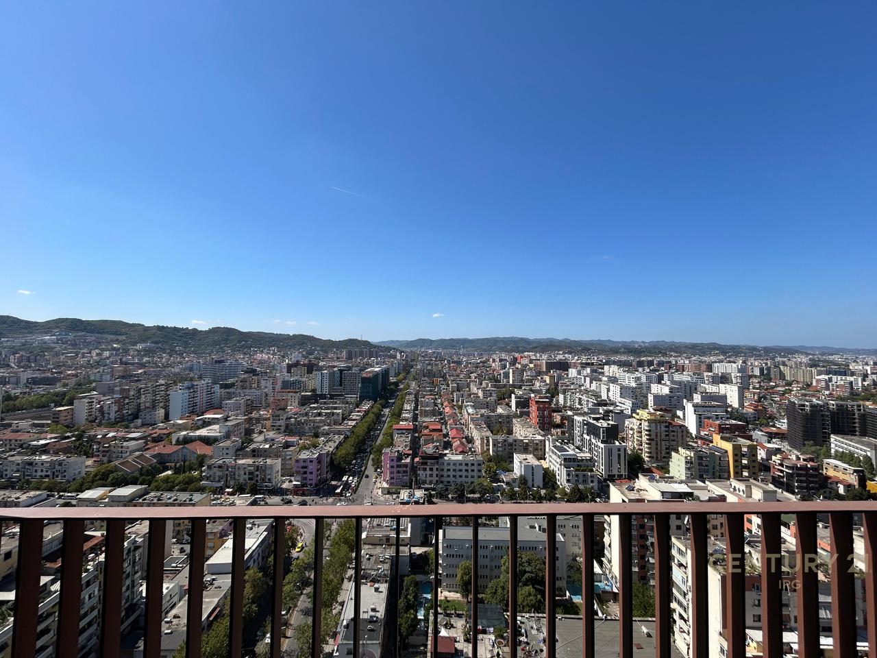 APPARTAMENTO 2+1+2 NELL'EDIFICIO TIRANA GARDEN