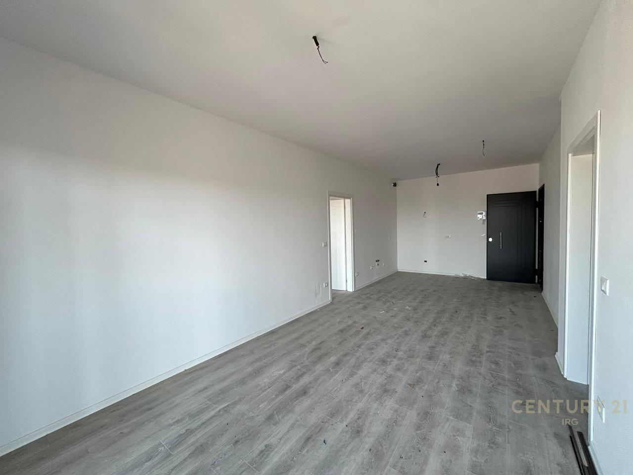 APPARTAMENTO 2+1+2 NELL'EDIFICIO TIRANA GARDEN