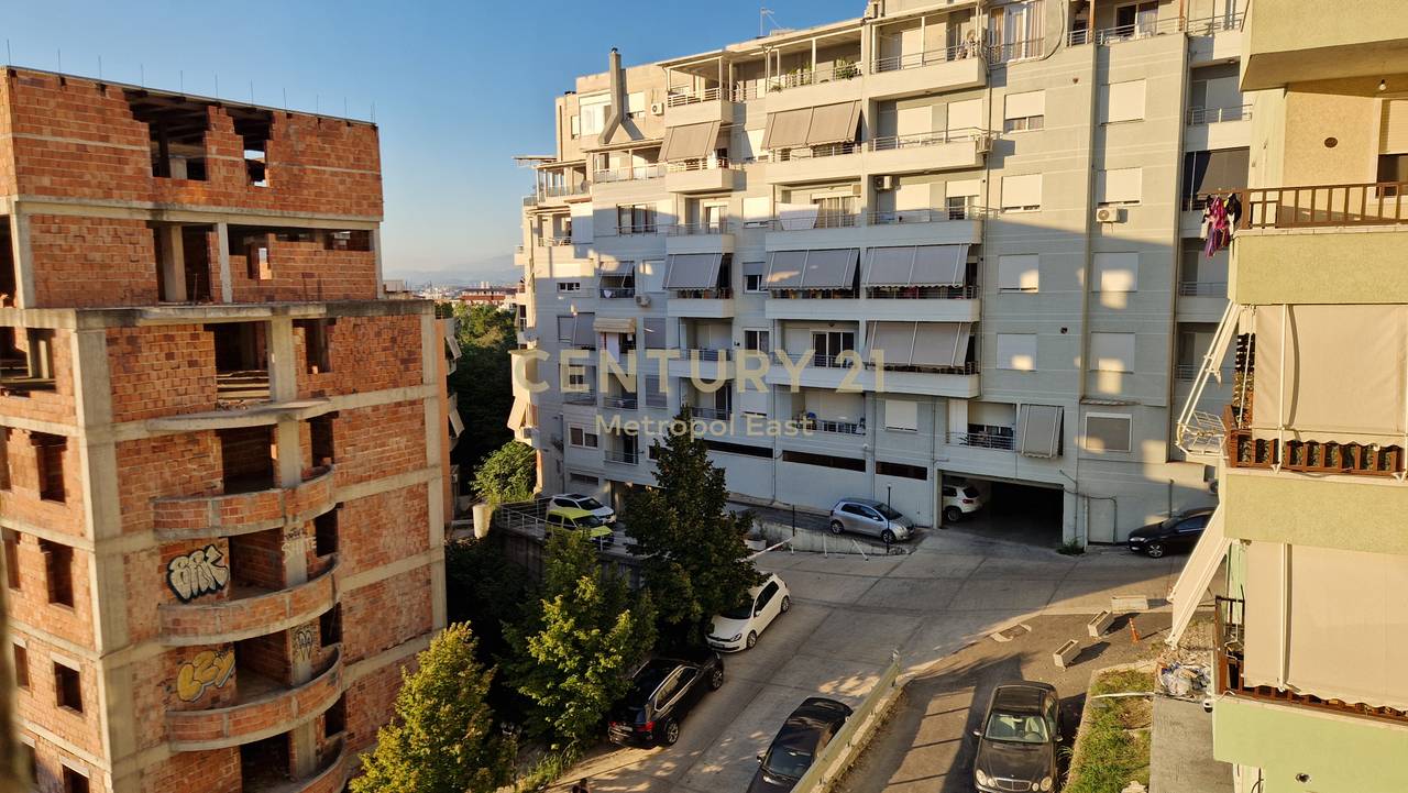 APARTMENT FOR SALE 2+1+2 AT THE BOTANICAL GARDEN