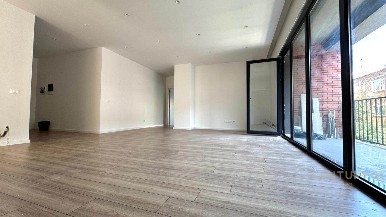 Spazio ufficio in affitto a Myslym Shyri!