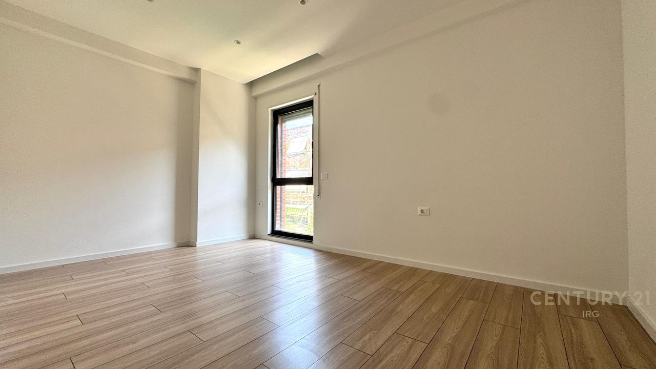 Spazio ufficio in affitto a Myslym Shyri!