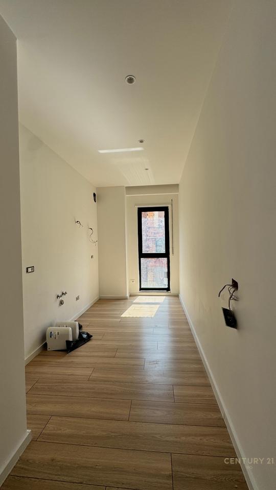 Spazio ufficio in affitto a Myslym Shyri!