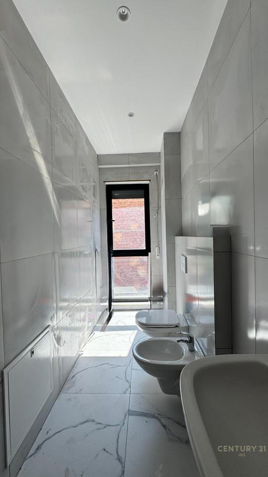 Spazio ufficio in affitto a Myslym Shyri!