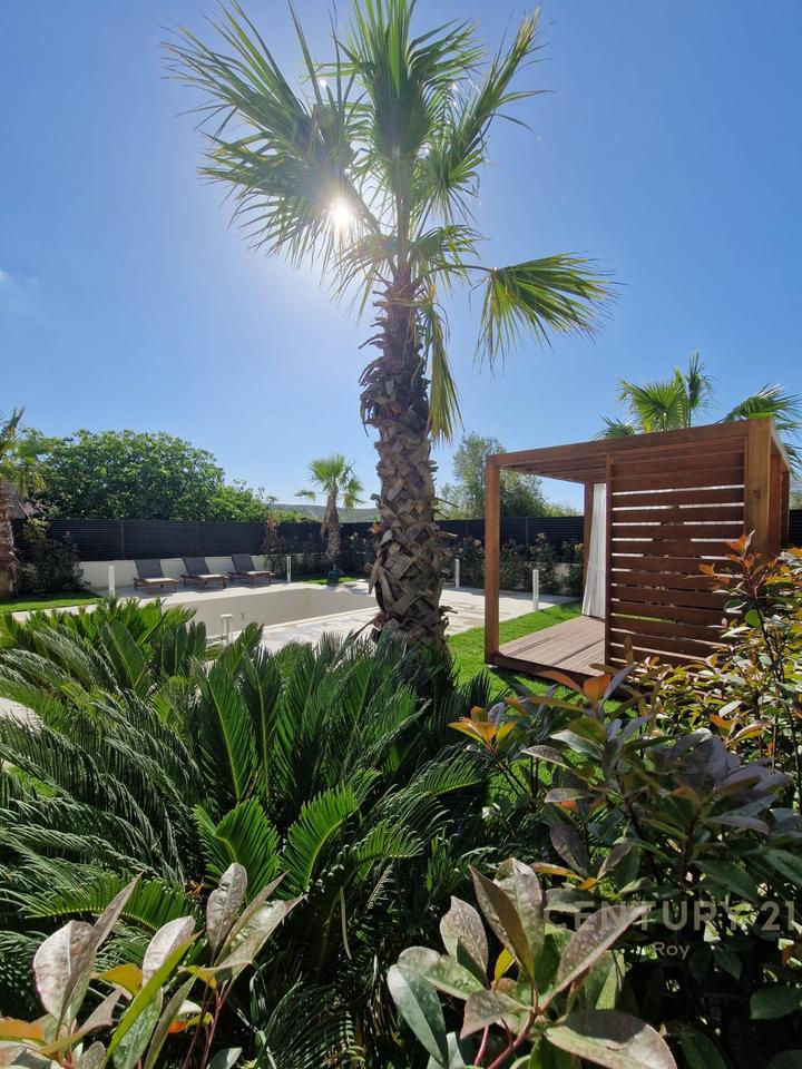 FANTASTIC 2-STOREY VILLA FOR SALE IN SPILLE!!!