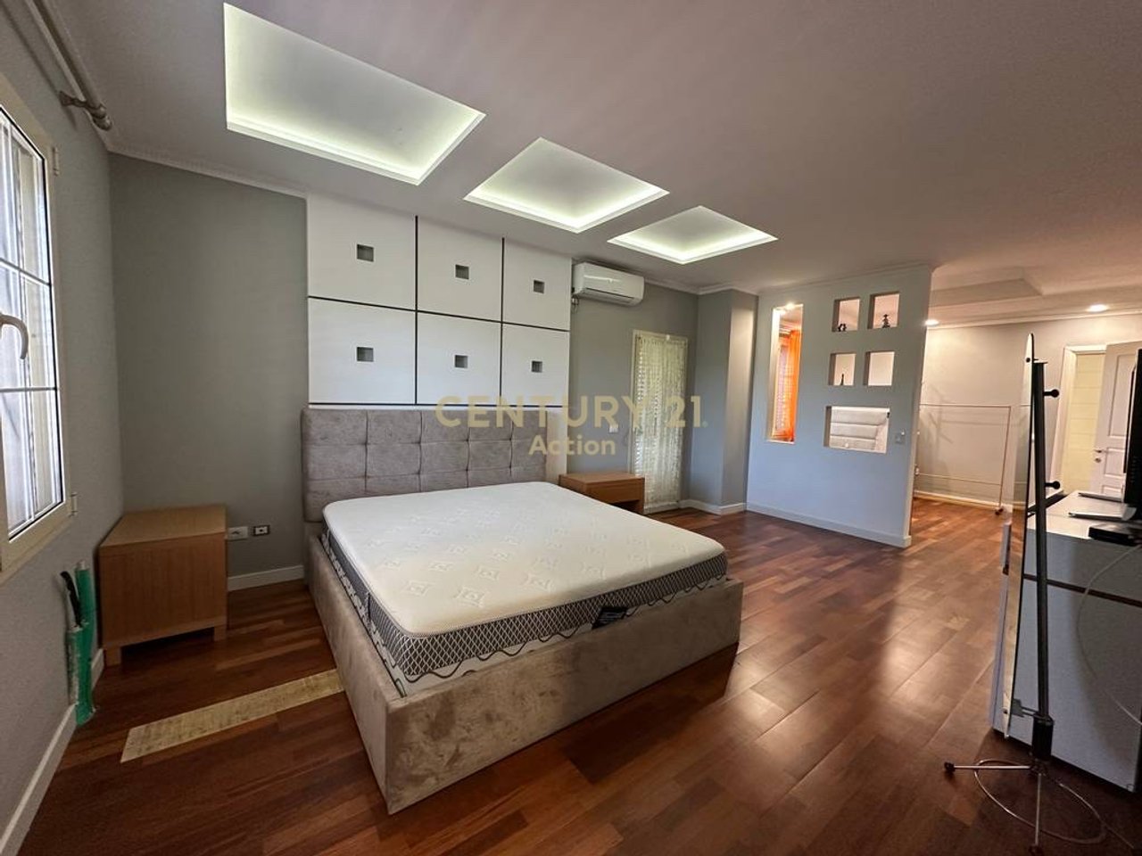 Shitet vile tre kateshe te Bujtina e Kuqe, Peze!