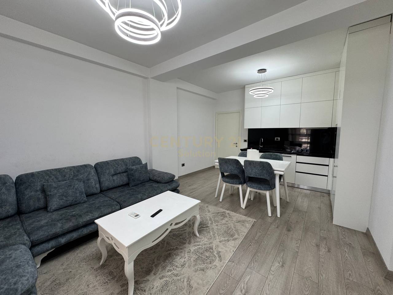 JAPIM ME QIRA 2+1+2 NE ASTIR