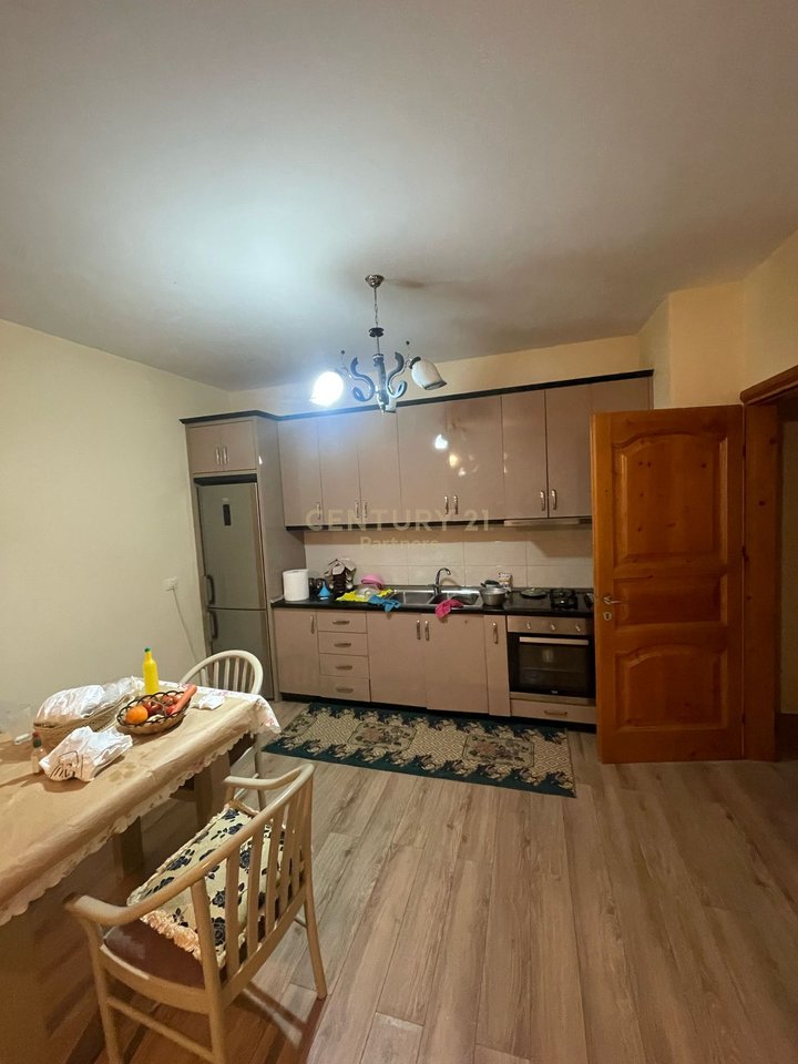 APARTAMENT 2+1+2 PER SHITJE FRESKU RRUGA MUHAMET DELIU