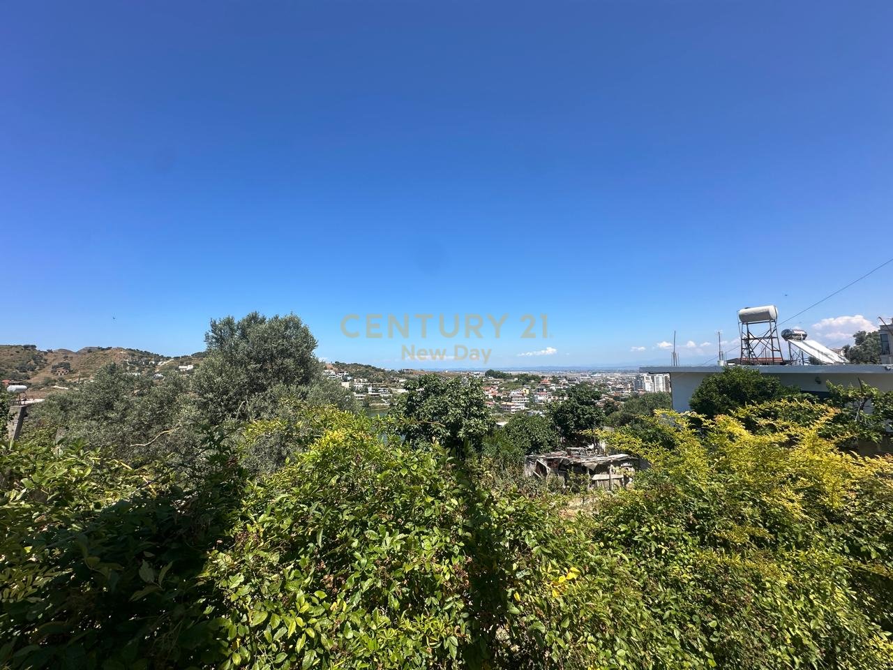 Villa for sale near the Hospital, Durrës - €250,000 | 285 m²