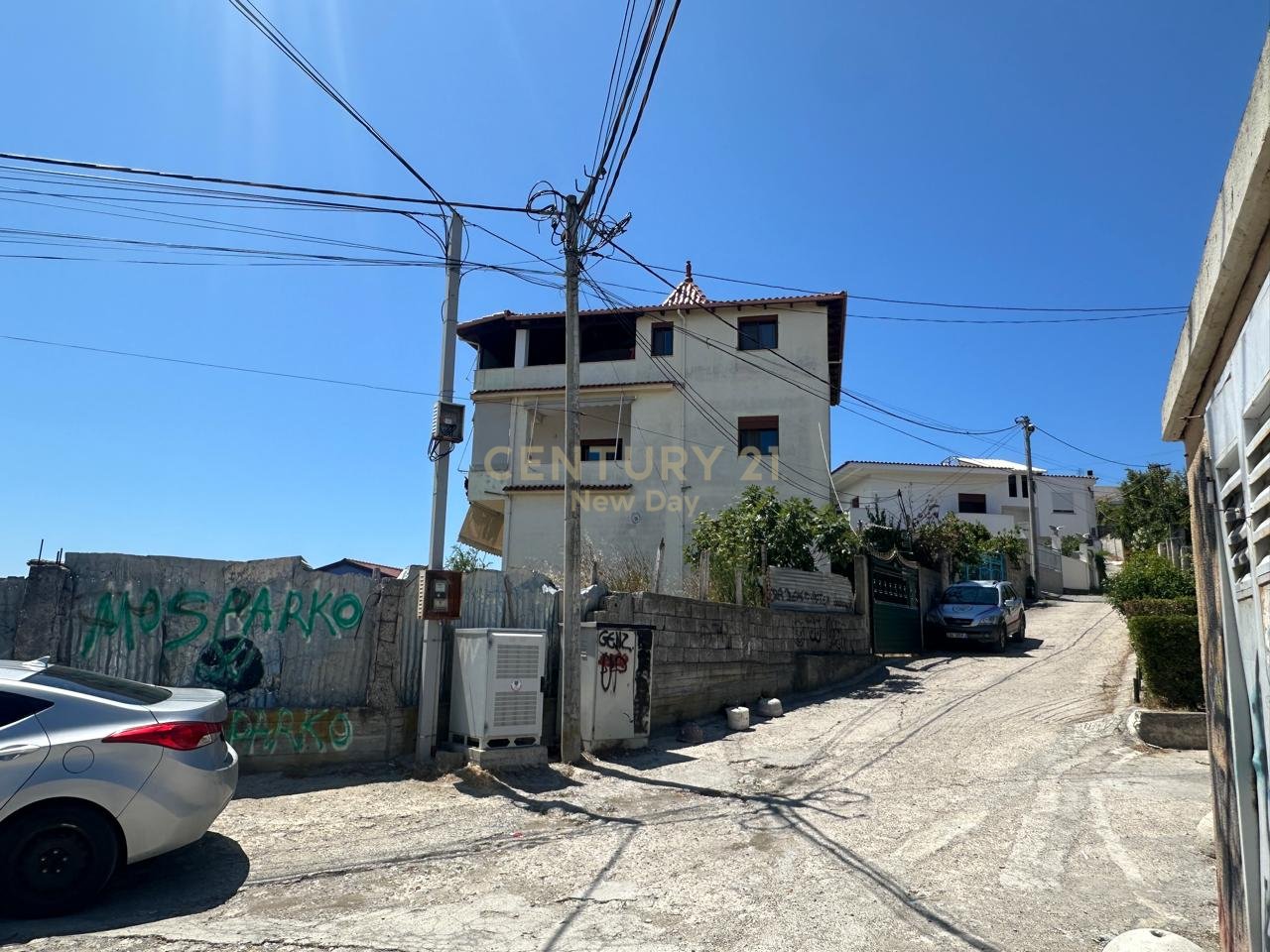 Villa for sale near the Hospital, Durrës - €250,000 | 285 m²