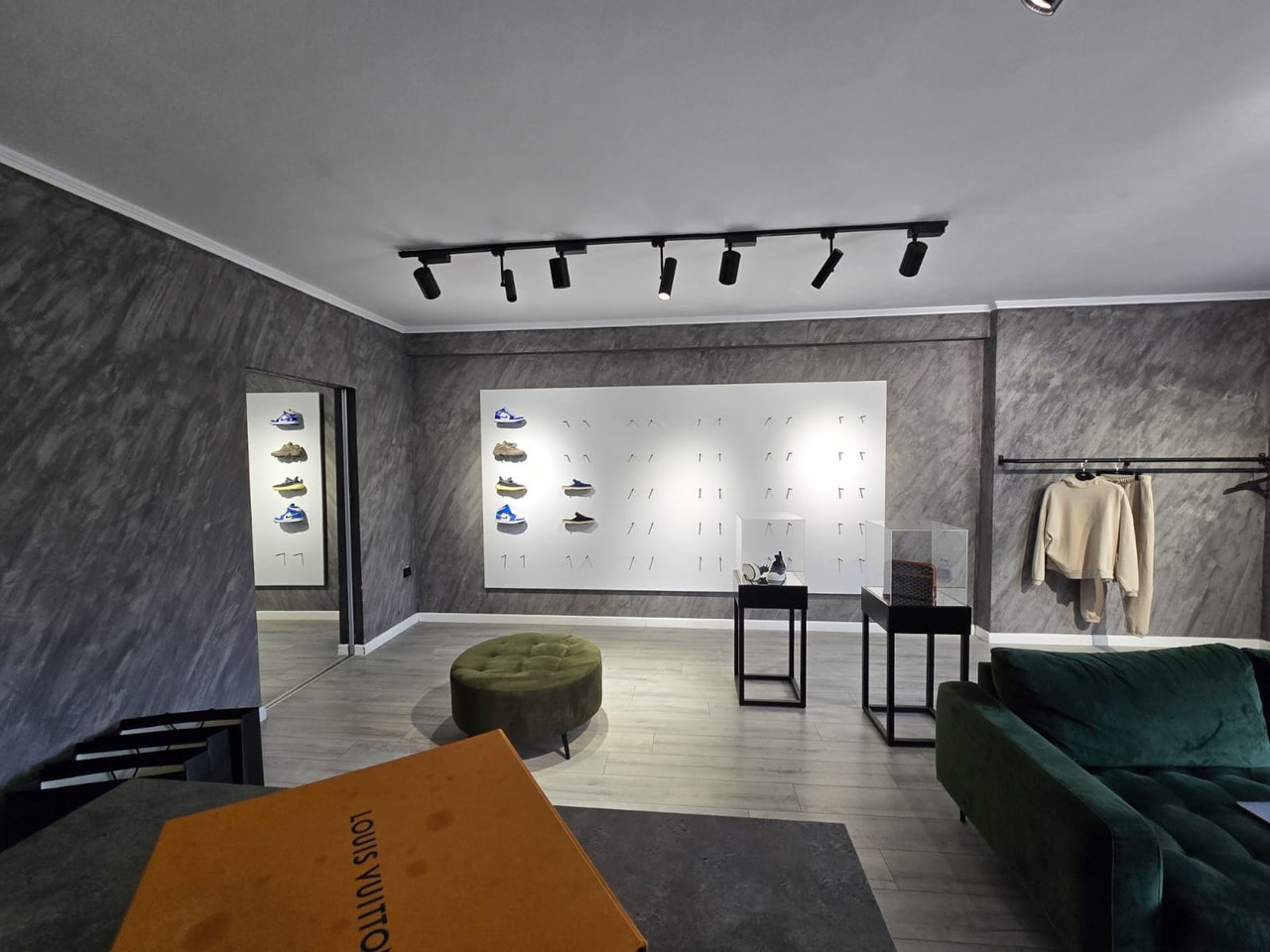 Spazio commerciale in vendita vicino al Nuovo Mercato!