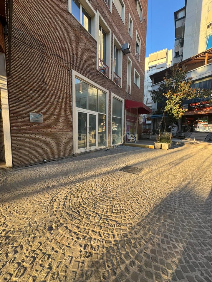 KOMPLEKSI DELIJORGJI, COMMERCIAL FOR SALE