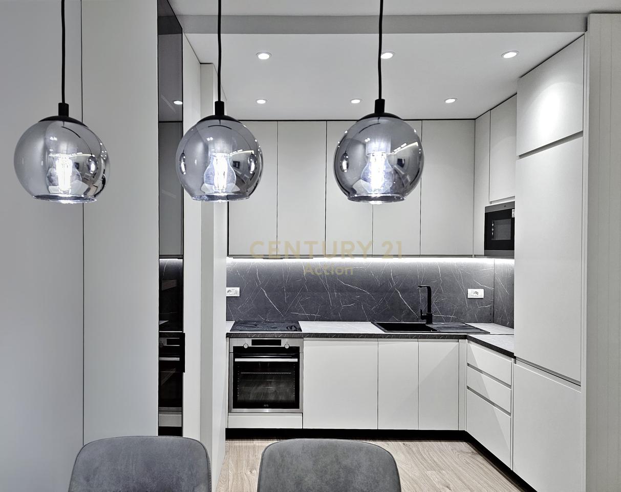 APARTAMENT 2+1+ POST PARKIMI ME QIRA TEK ROSE GARDEN RESIDENCE!
