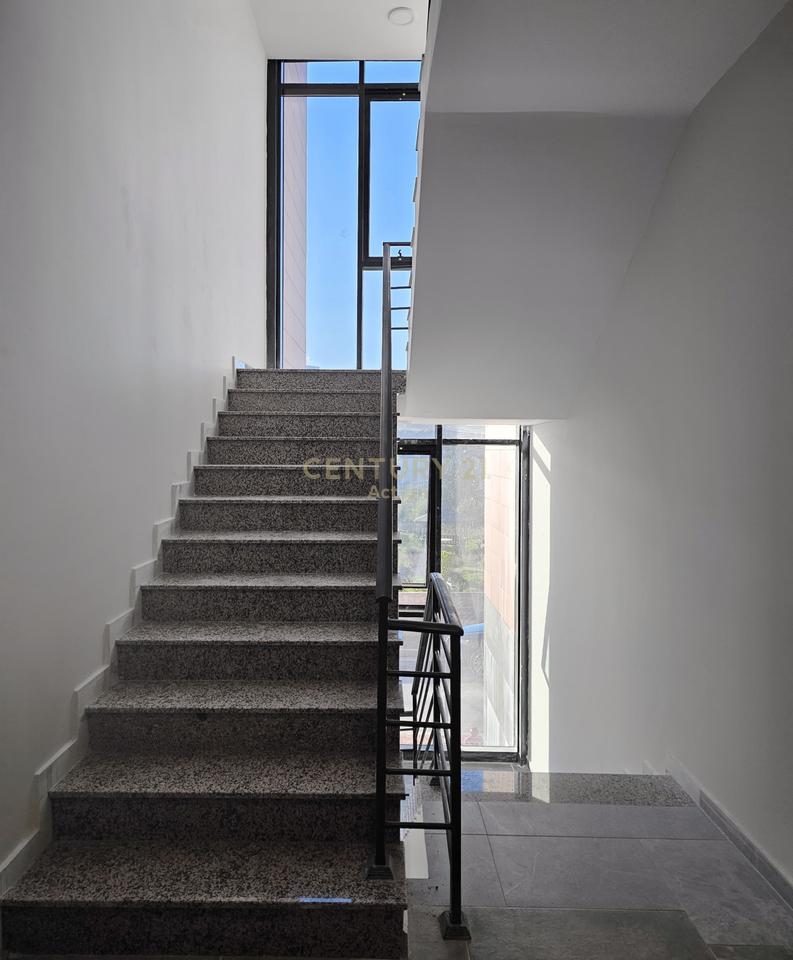 APARTAMENT 2+1+ POST PARKIMI ME QIRA TEK ROSE GARDEN RESIDENCE!