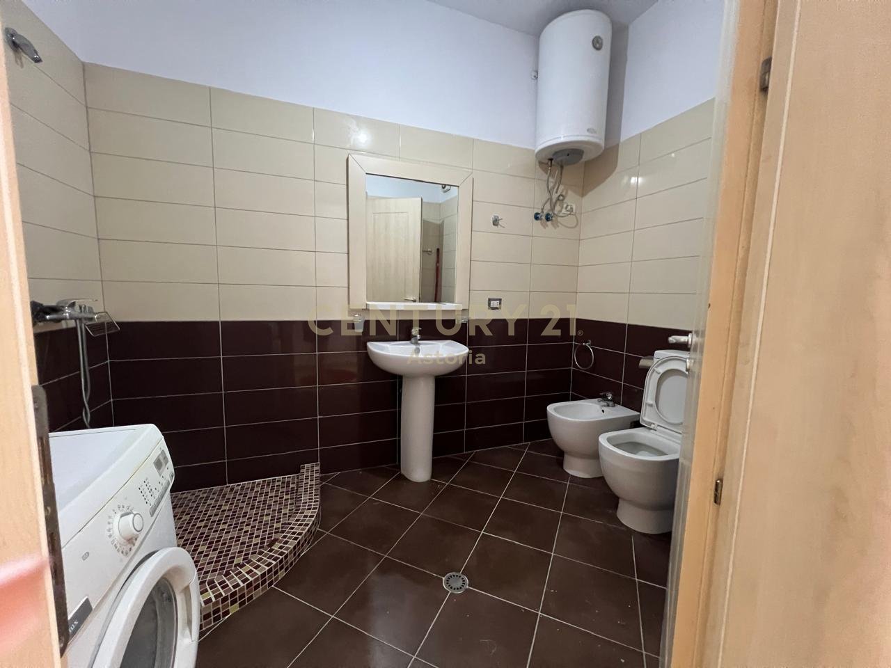 Jepet me qira apartament 2+1+2 prane kompleksit Delijorgji