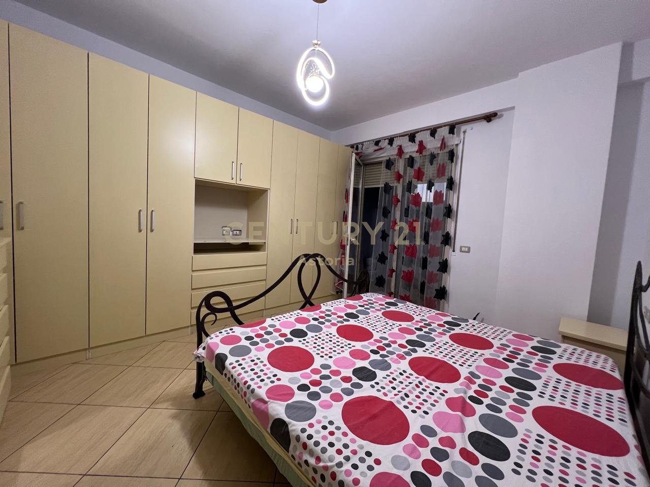 Jepet me qira apartament 2+1+2 prane kompleksit Delijorgji