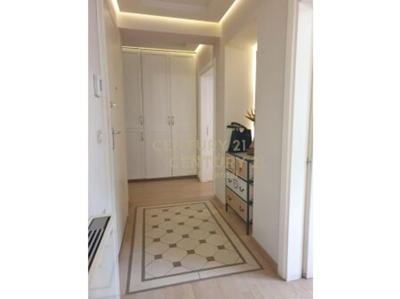 Apartament 2+1 per Qera ne Bllok