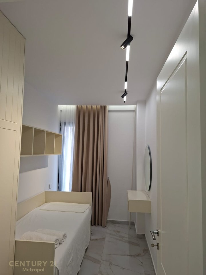 Appartamento 3+2+ garage in affitto ad Astir, Tirana -