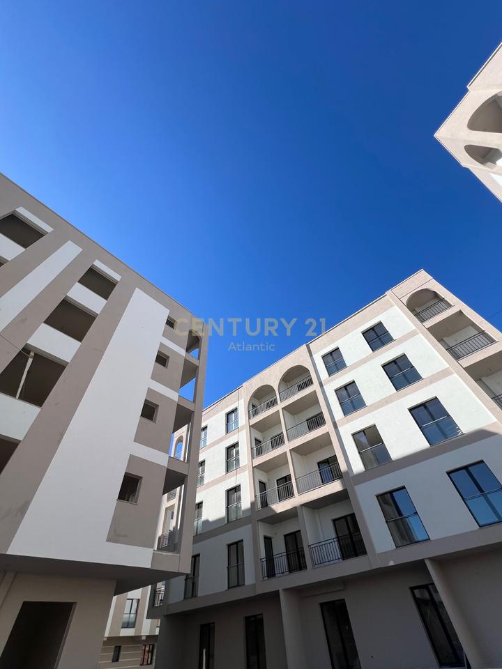 APARTAMENT 1+1NE REZIDENCEN ORJENTAL ME PAMJE PISHINE PALLAT I PERFUNDUAR GOLEM  !