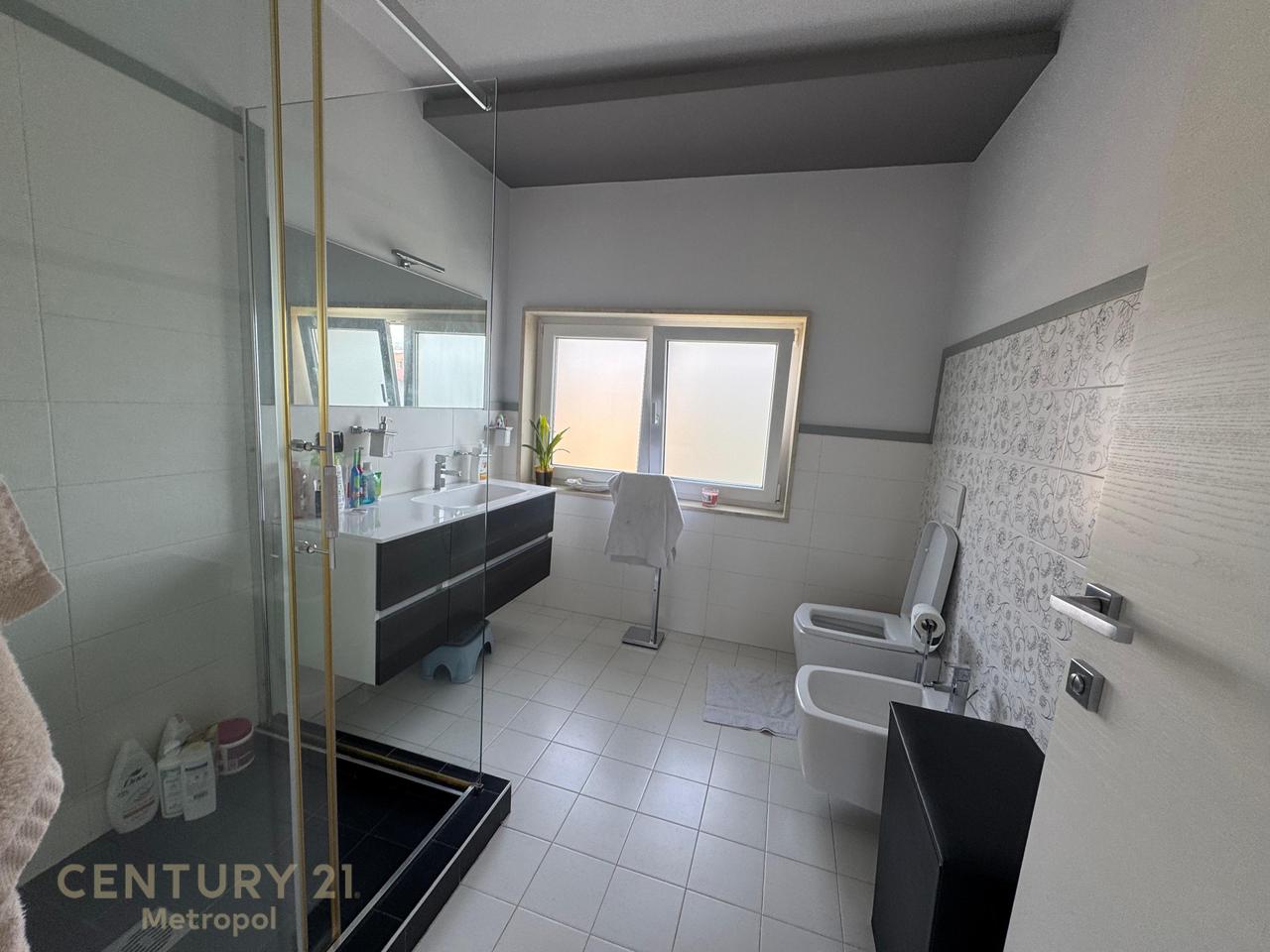 VILE INDIVIDUALE ME PISHINE PER QIRA PRANE TEG