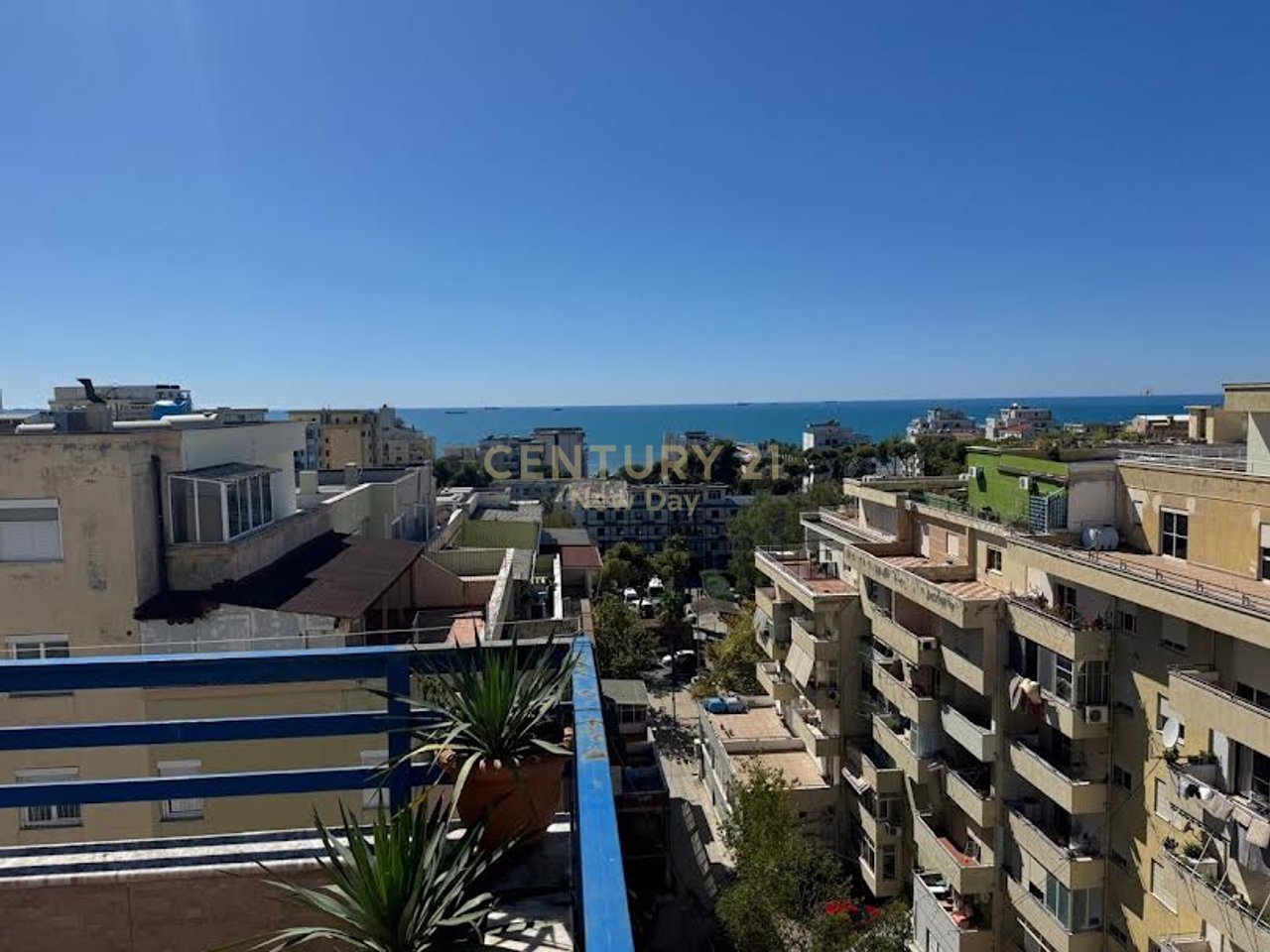 2+1+2+Porches in vendita