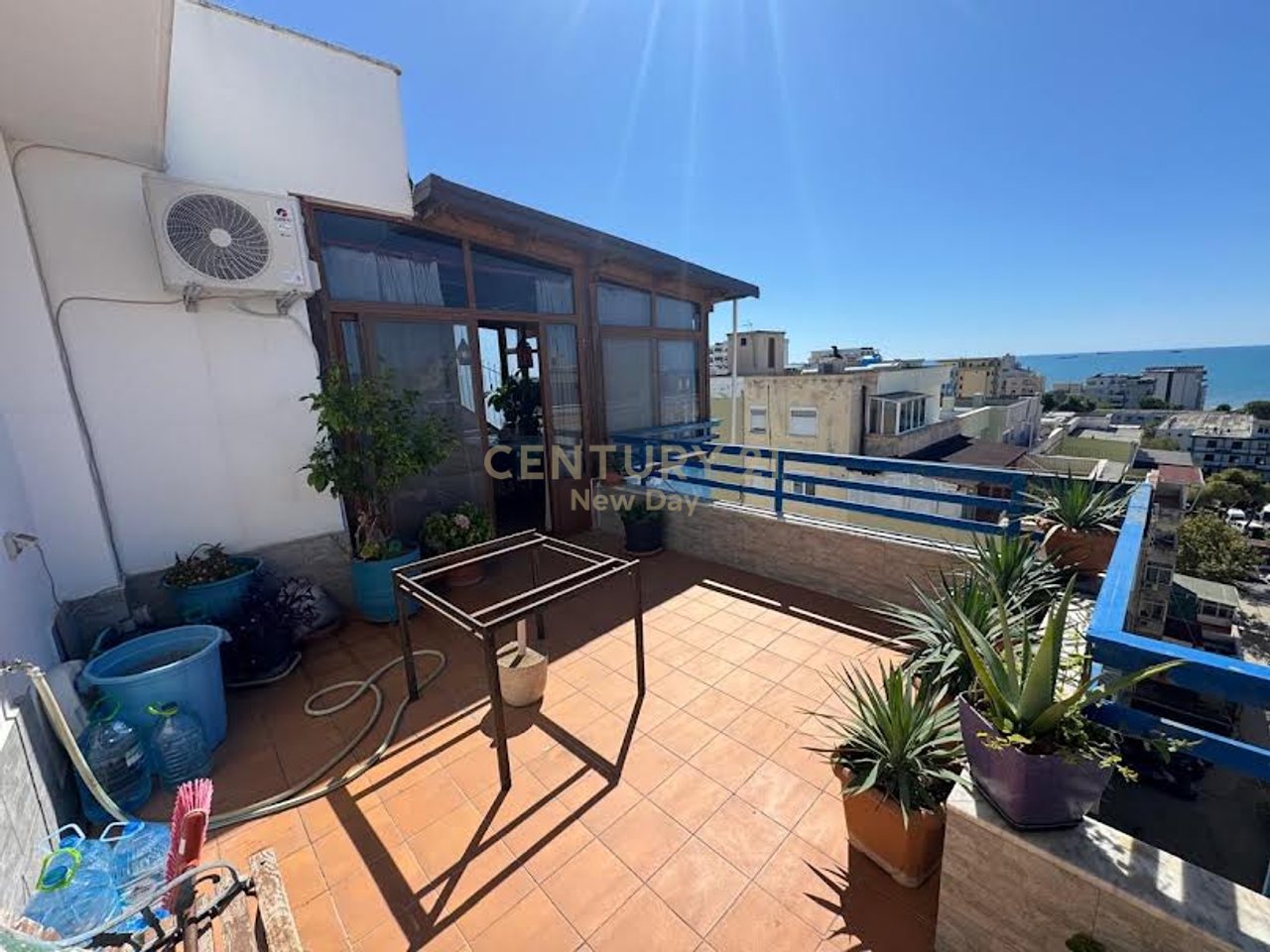 2+1+2+Porches in vendita