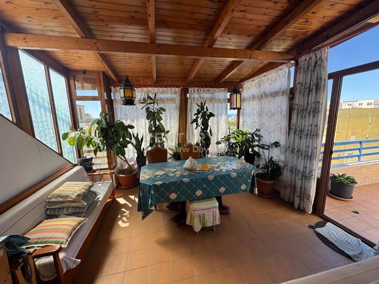2+1+2+Porches in vendita