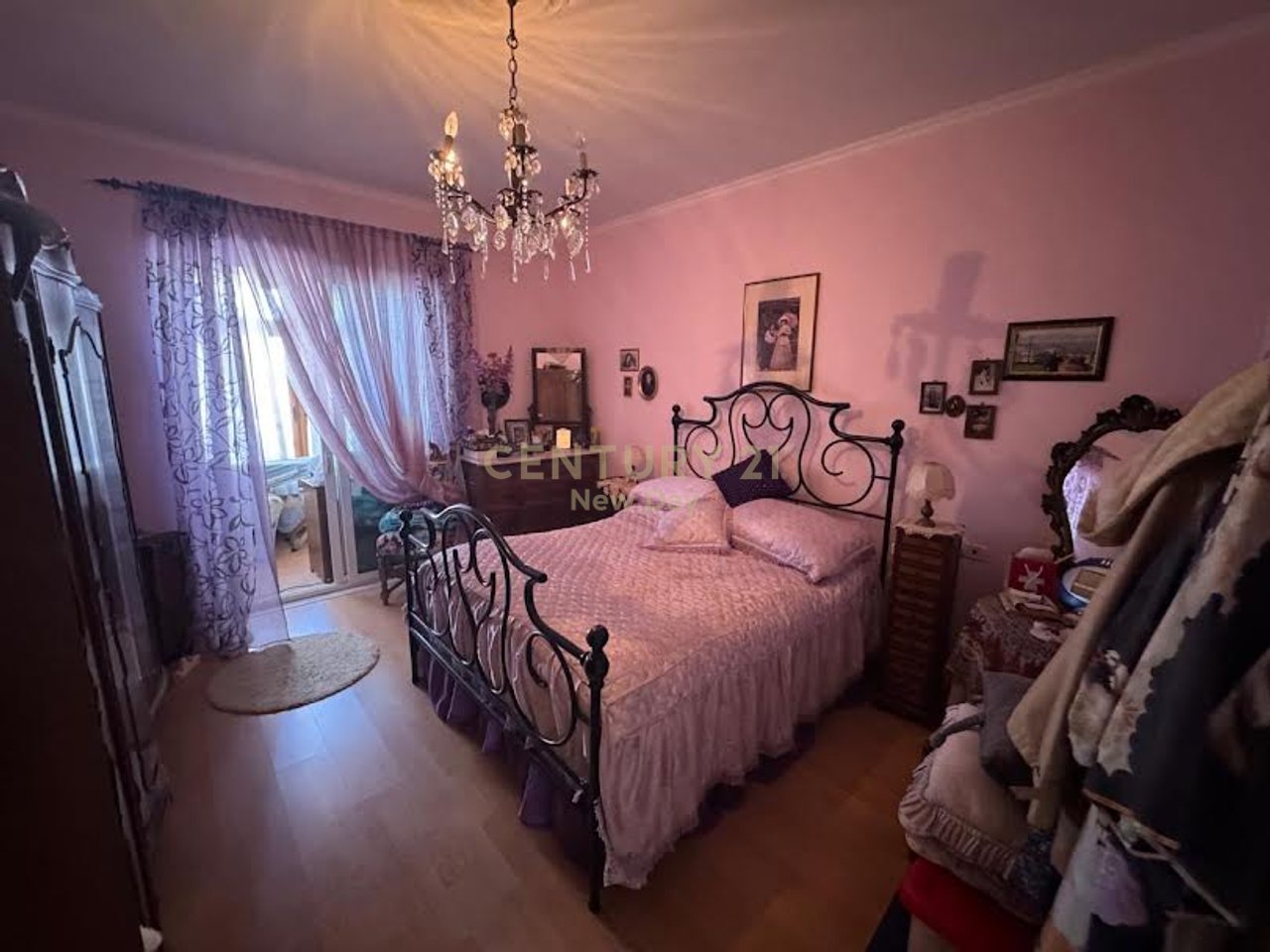 2+1+2+Porches in vendita