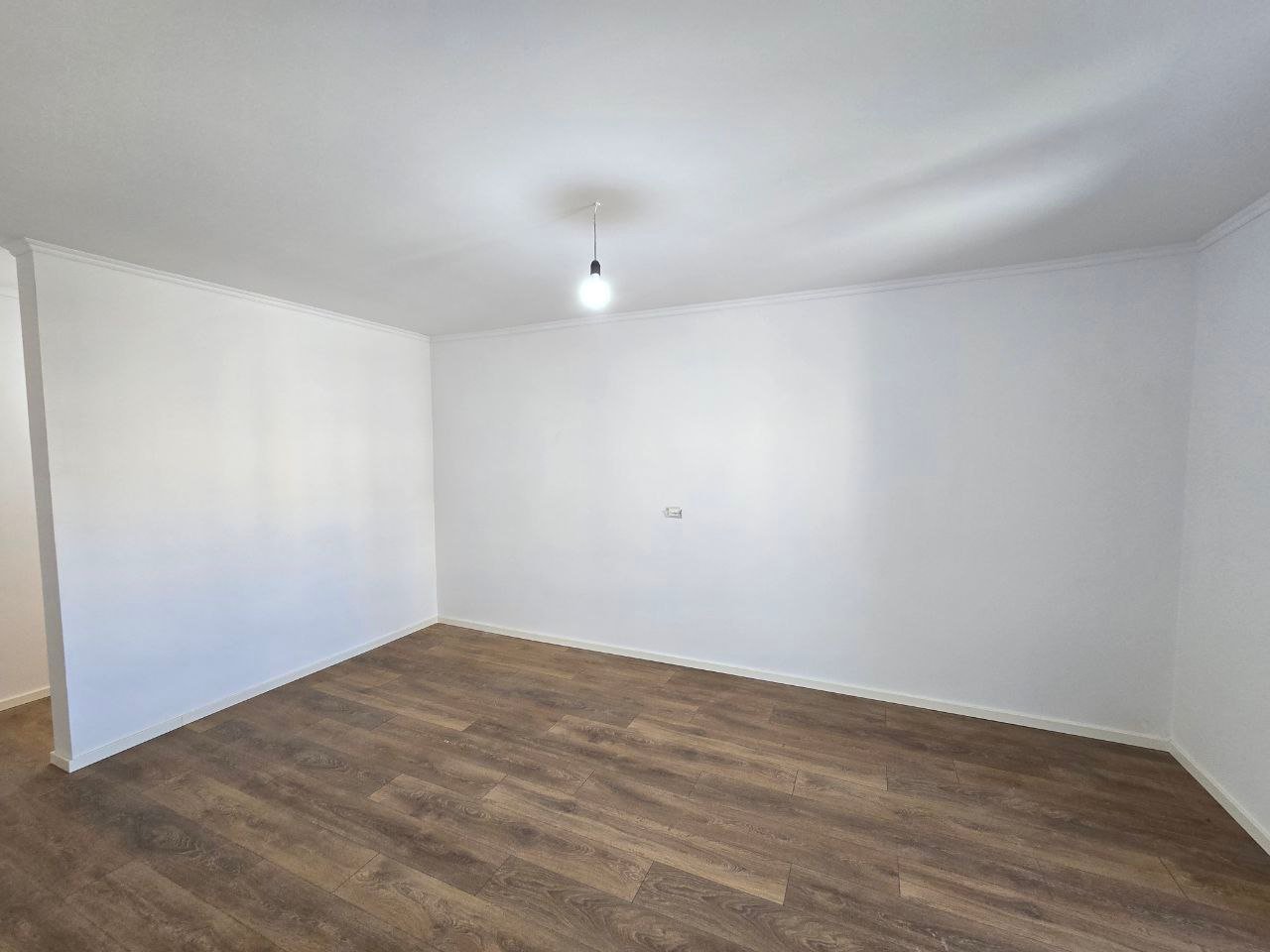 APARTAMENT 2+1 PER SHITJE PRANE SHKOLLES 1 MAJ!