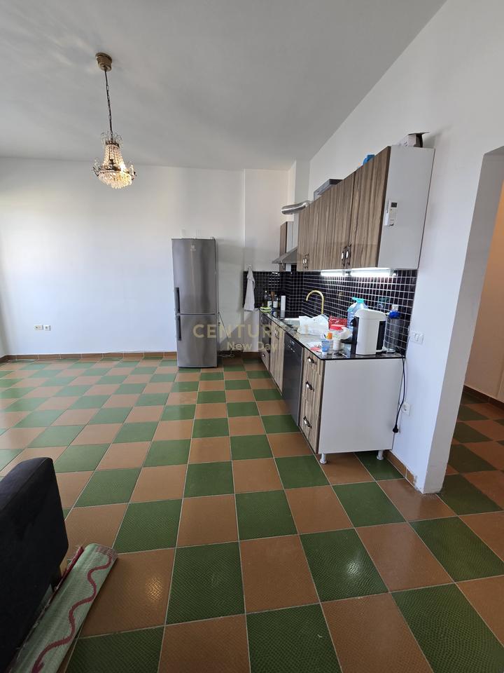 SHITET APARTAMENT 1+1 TEK MALI I ROBIT!