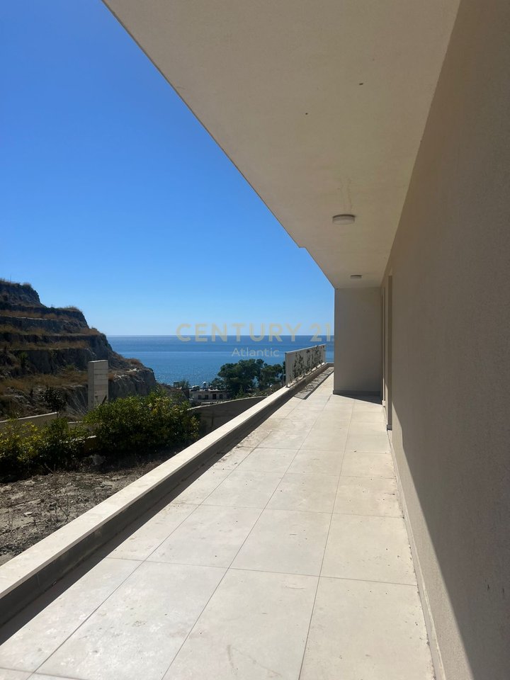 APARTMENT 2+1+2 FOR SALE IN THE DYRRAKIUM COMPLEX IN DURRES!